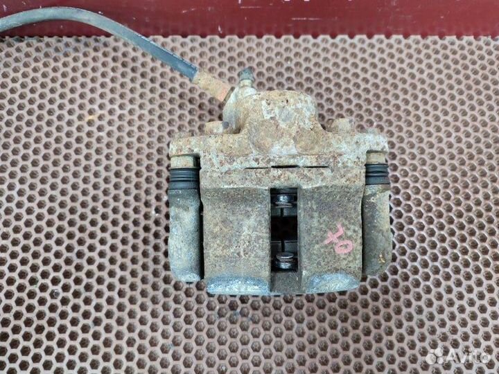 Суппорт тормозной передний правый Renault Sandero