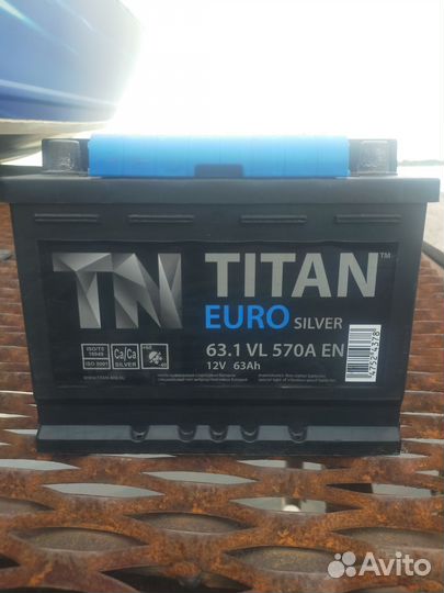 Автомобильный аккумулятор Titan 63 Ач