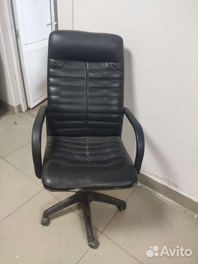 Офисные стулья и кресла