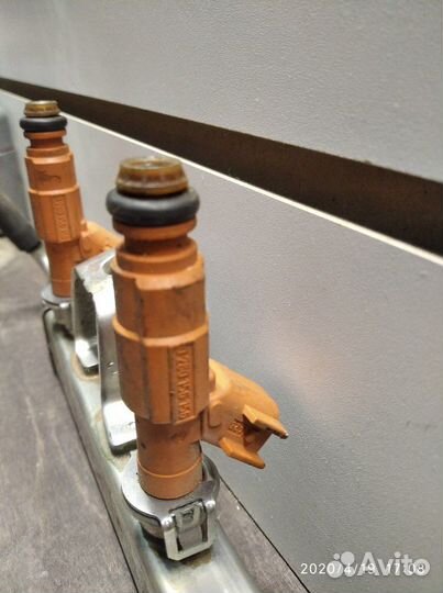 Форсунка Ford Focus Mazda 1.8