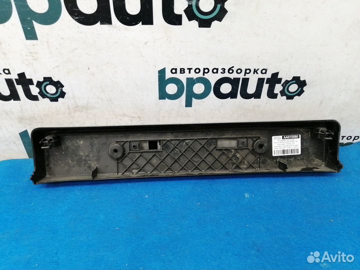 Площадка под номер 52114-60210 Toyota Land Cruiser