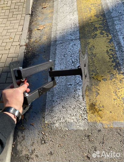 Кронштейн для телевтзора наклонно-поворотный