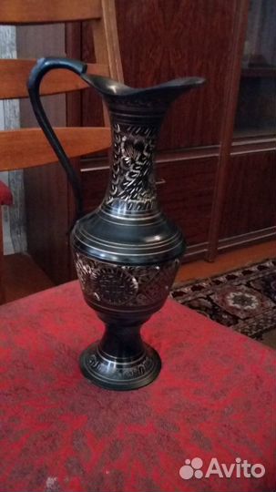Ваза - кувшин металлический