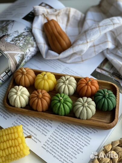 Свеча из натурального пчелиного воска Тыква