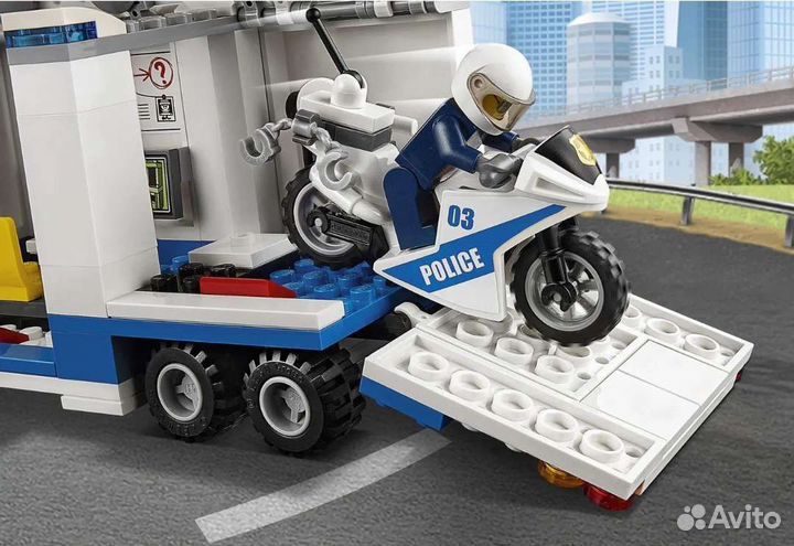 Lego City Police Мобильный командный центр (60139)