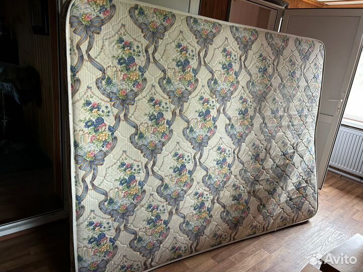Матрас 150/200 в хорошем состоянии