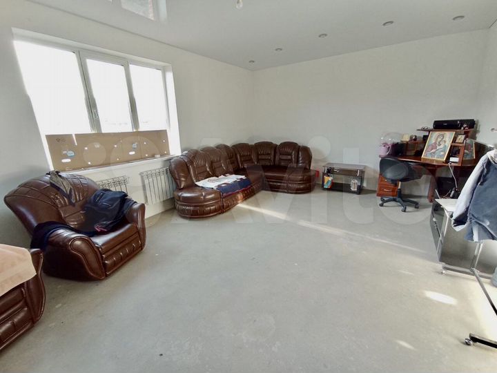 Дом 183,1 м² на участке 4,4 сот.