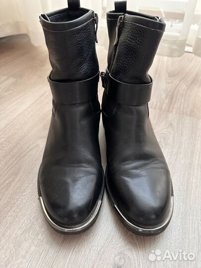 Продам ботинки