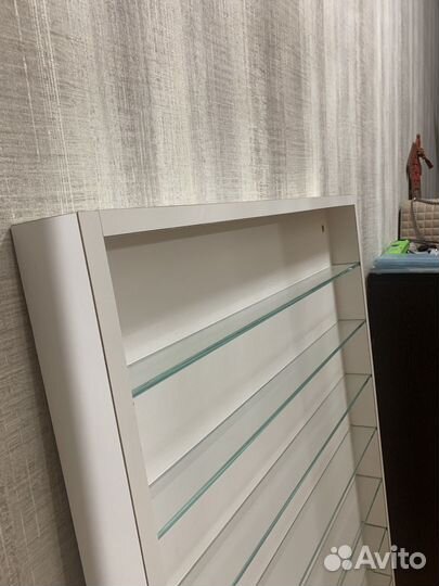 Полка настенная для гель-лаков