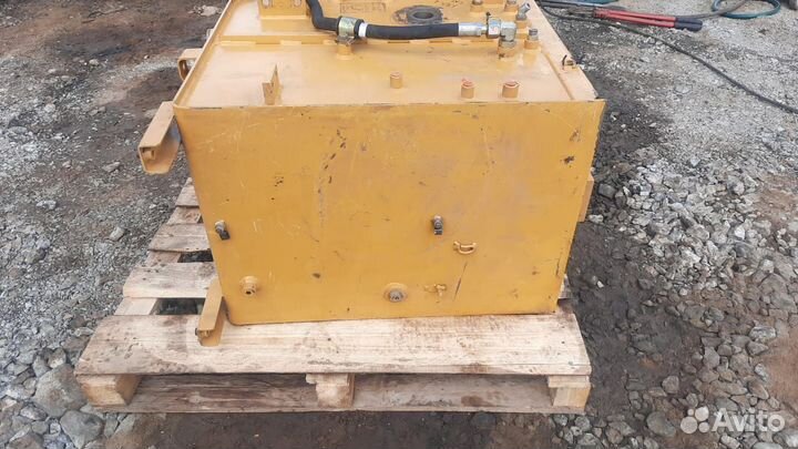 Бак масляный tank hydraulic Caterpillar CAT330CL
