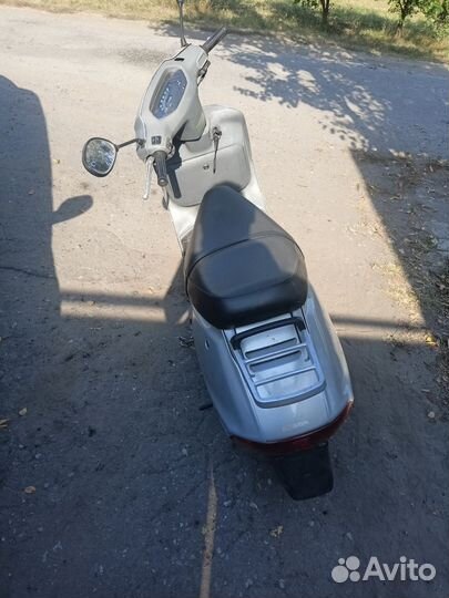 Honda lead 90