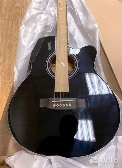 Акустическая гитара