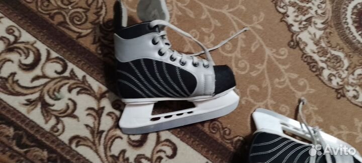 Коньки хоккейные larsen
