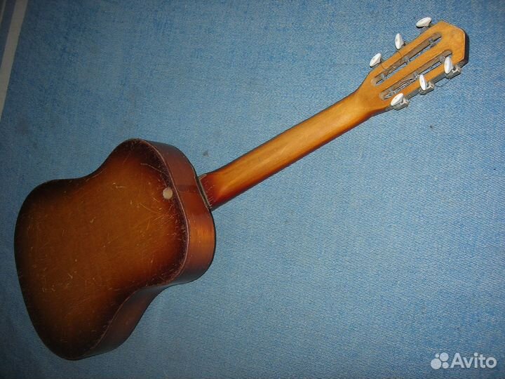 Об эту гитару можно зажигать спички