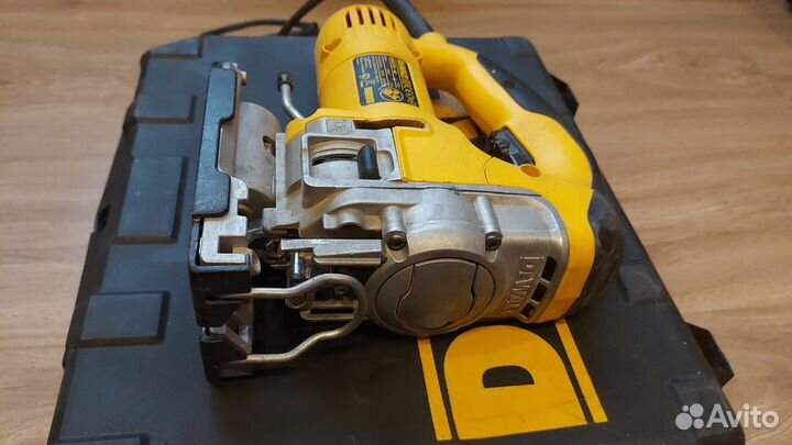 Электролобзик DeWalt DW331K