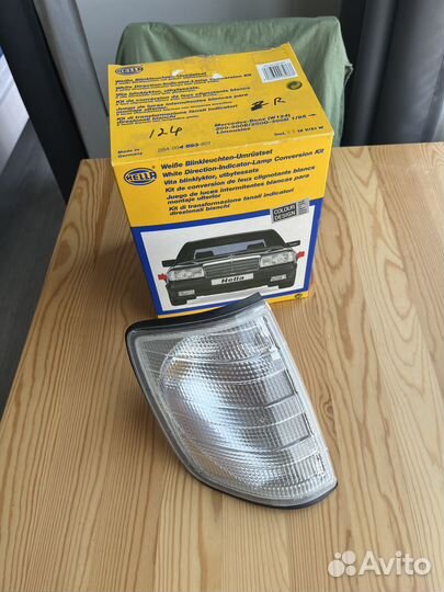 Белый новый поворотник Hella W124 Mercedes