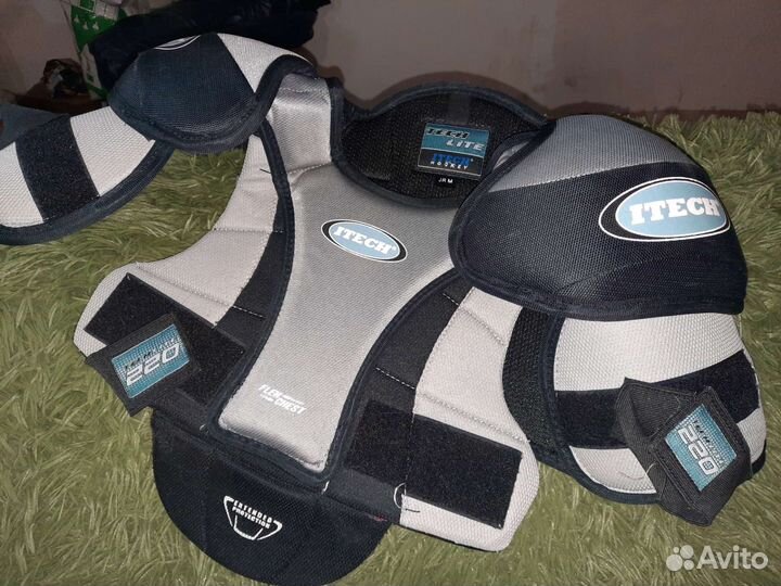 Нагрудник хоккейный