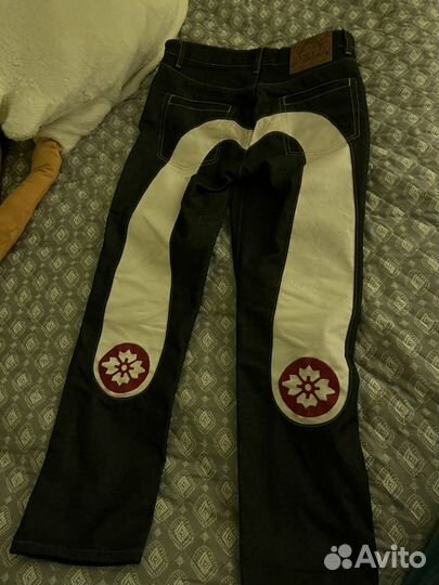 Джинсы evisu