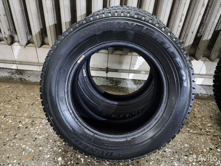 Dunlop SP Winter Ice 01 215/65 R16