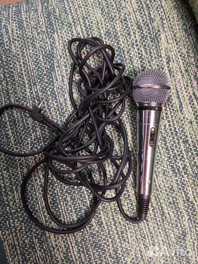 Микрофон для караоке проводной