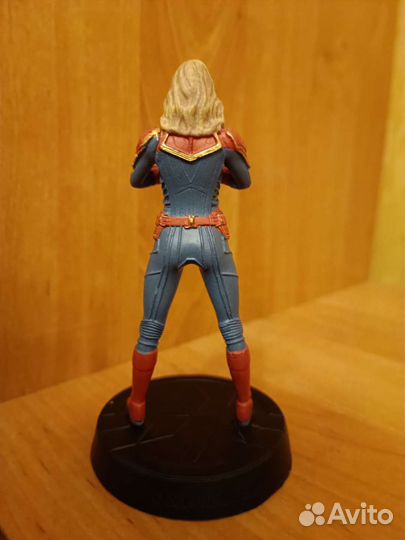 Настольная фигурка