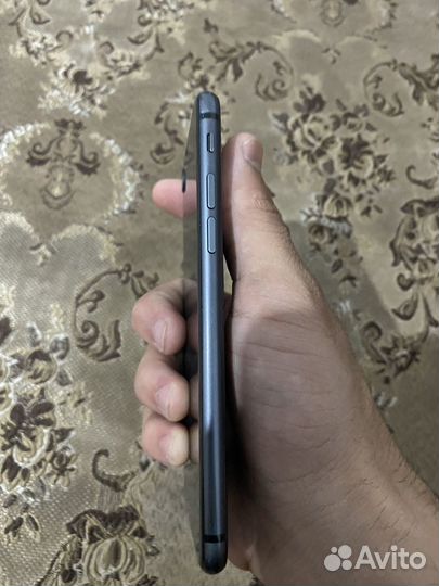 iPhone 8, 64 ГБ