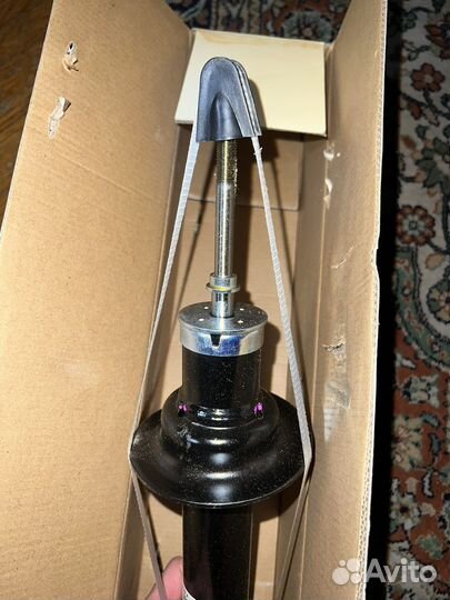 Амортизатор передний Паджеро 3 4