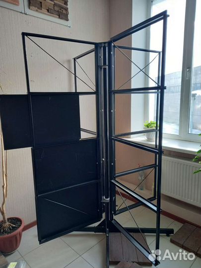 Стенд крутящийся
