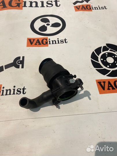 Патрубок впускного коллектора Vw Passat B7 1.4 CAX