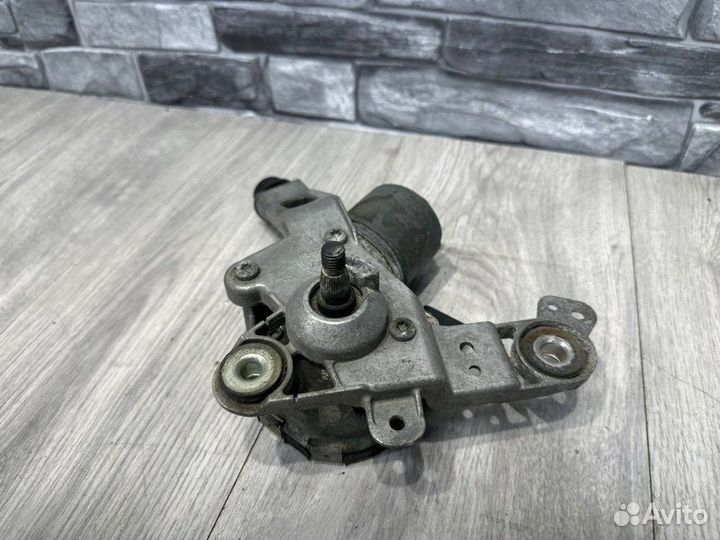 Моторчик стеклоочистителя передний правый Ford