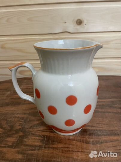 Кружка и молочник