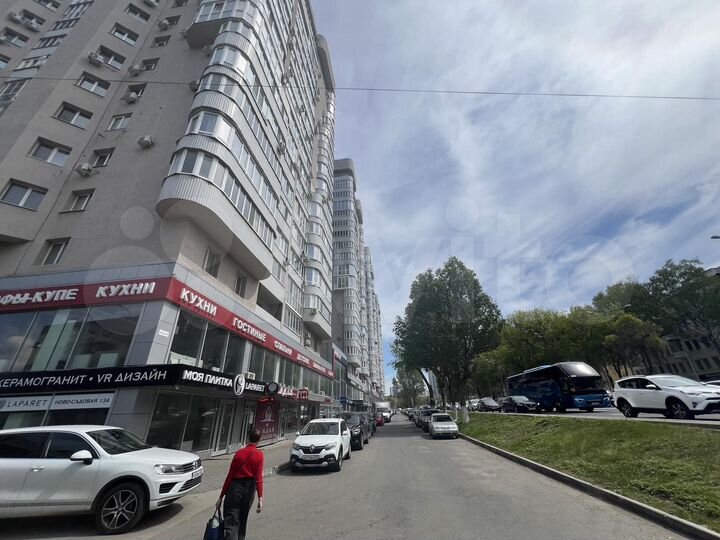 Здание 536 м² на 1-ой линии центральной магистрали