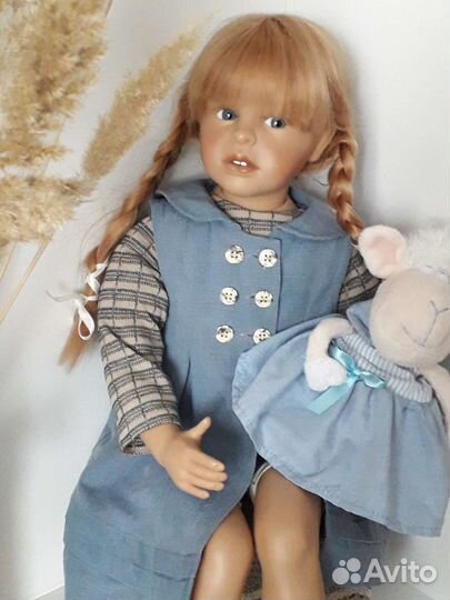 Коллекционная виниловая кукла
