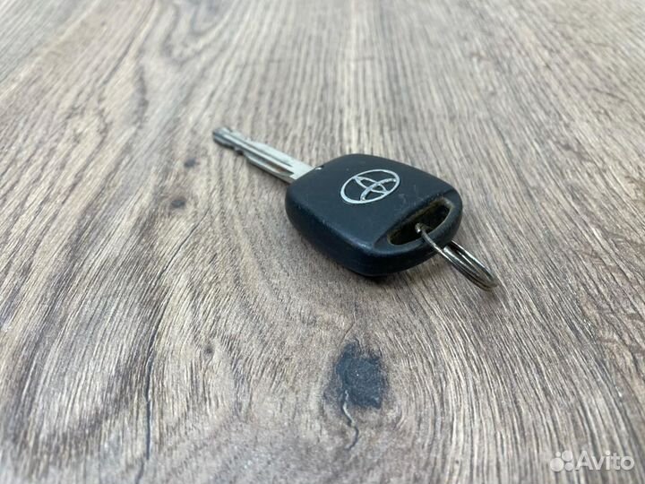Смарт ключ Toyota Camry ACV40