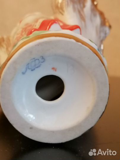 Фарфоровая статуэтка - карандашница лфз