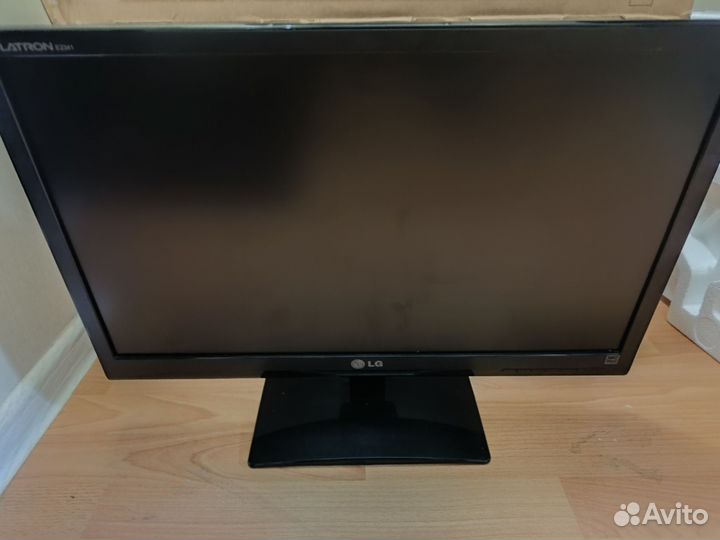 Монитор LG 24 дюйма