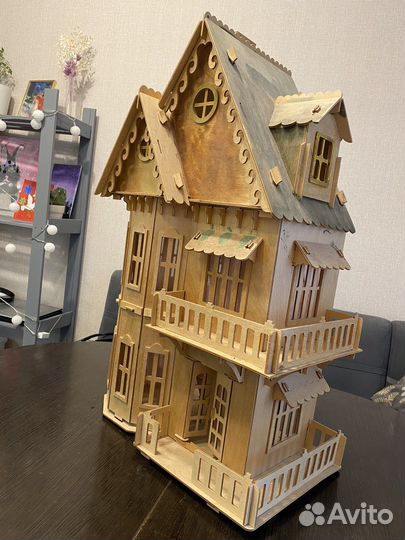 Кукольный домик с мебелью