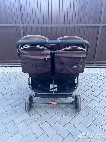 Коляска для двойни