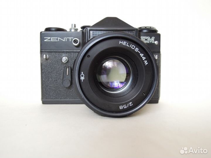 Продам фотоаппарат zenit EM