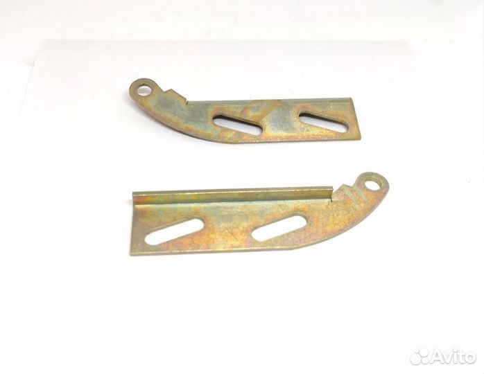 Кронштейны крепления капота снегоход Рысь (4 шт)