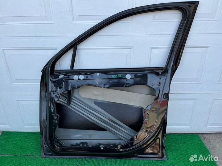 Уплотнитель двери прав. перед. Volkswagen Touareg