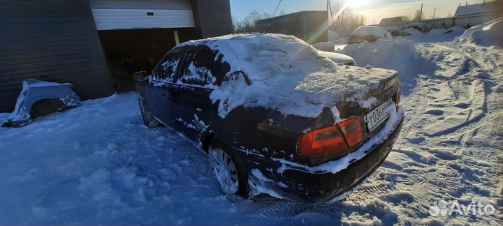 Mitsubishi carisma 1.6 МКПП 2003 год