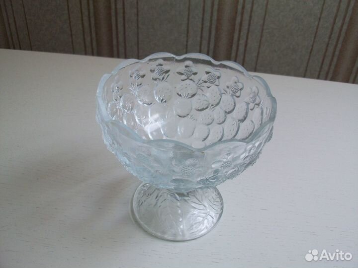 Вазочка на ножке Клубнички СССР Винтаж