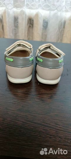 Продам детские туфли
