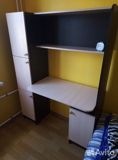 Детский письменный стол