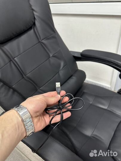 Офисное кресло