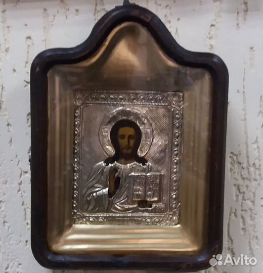 Икона в киоте