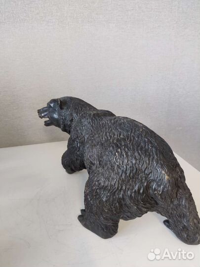 Бронзовая статуэтка медведя