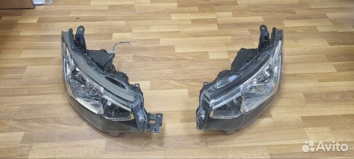 Продам фары от Mitsubishi Outlander цена за пару