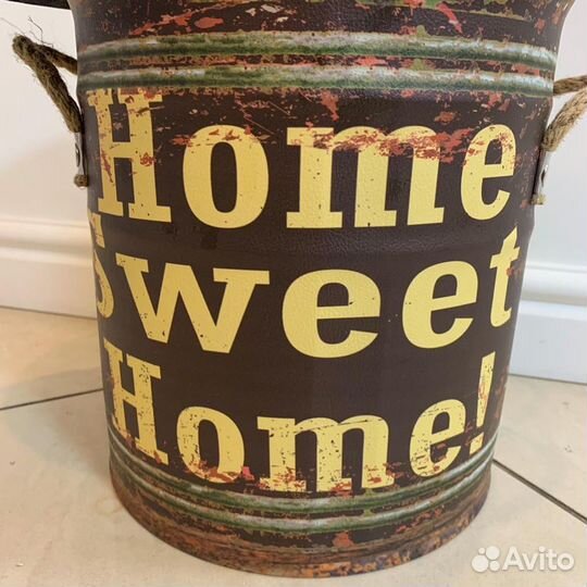 Пуфик на металлическом каркасе